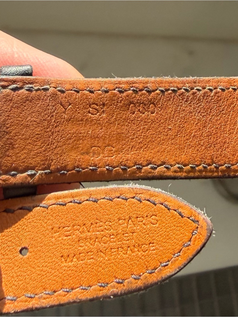 Apple Watch Hermès Black Leather Band - Picture 4 of 7